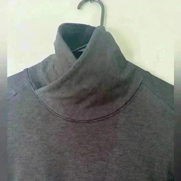 Calia by Carrie Underwood Warm Athletic Turtleneck Sz M Black Leopard Print - Picture 4 of 12